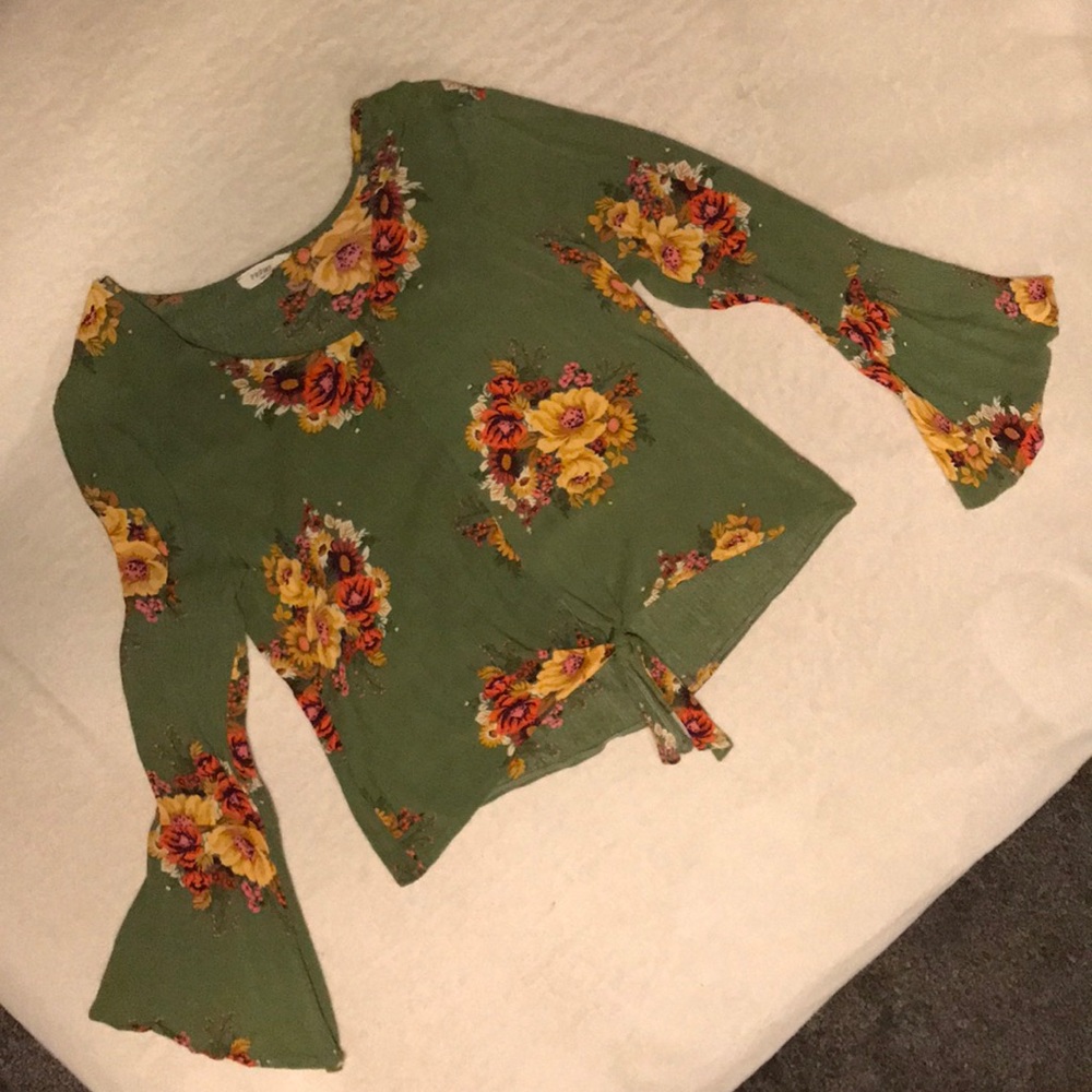 Cute bell sleeve dress shirt
